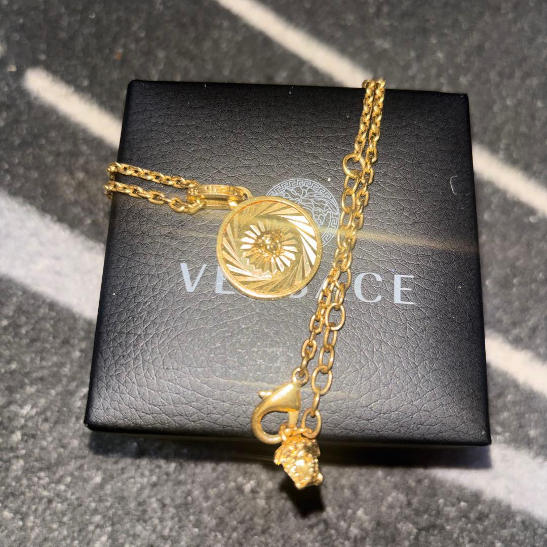 こ*は様 VERSACE ネックレス