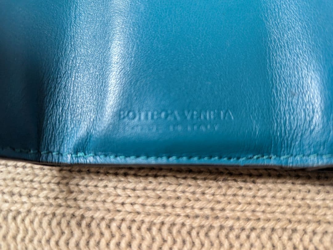 BOTTEGA VENETA イントレチャート 三つ折り財布 茶×ターコイズ